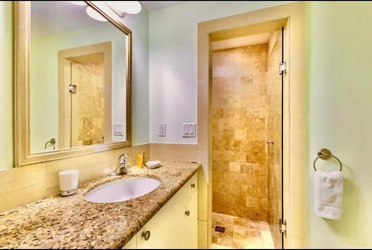 La Vista Azul - Lovely Spacious Condo Close To Grace Bay - Free Wi-Fi Turtle Cove Turks And Caicos Islands