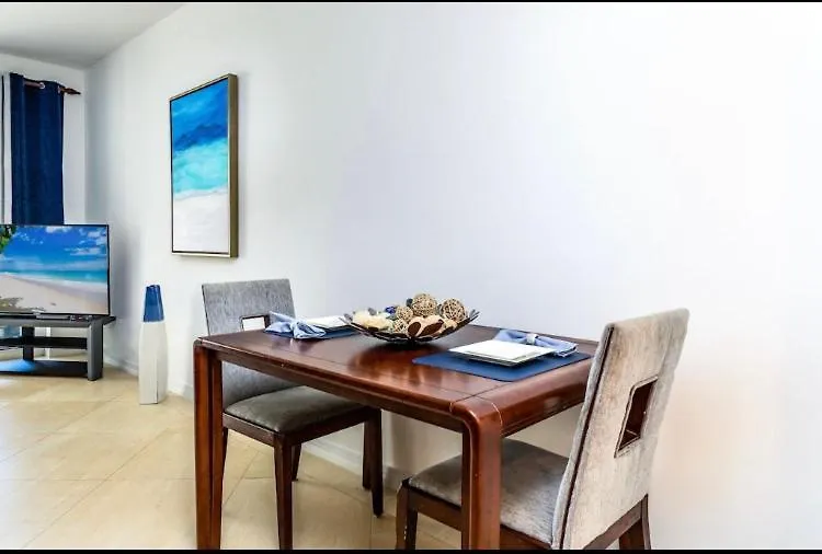 La Vista Azul - Lovely Spacious Condo Close To Grace Bay - Free Wi-Fi Turtle Cove Turks And Caicos Islands